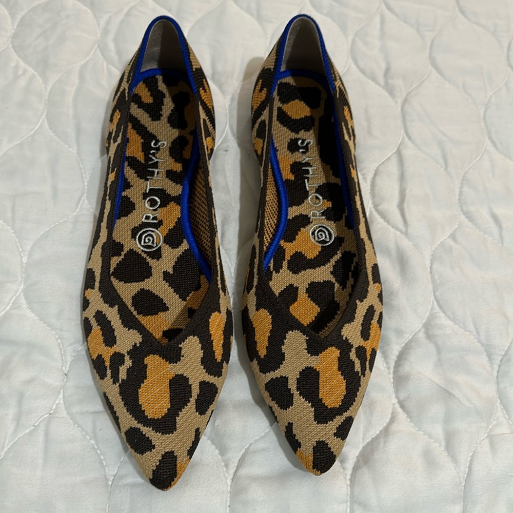 Rothys Big Cat Leopard Pointy Toe Flats LNWOT 8.5